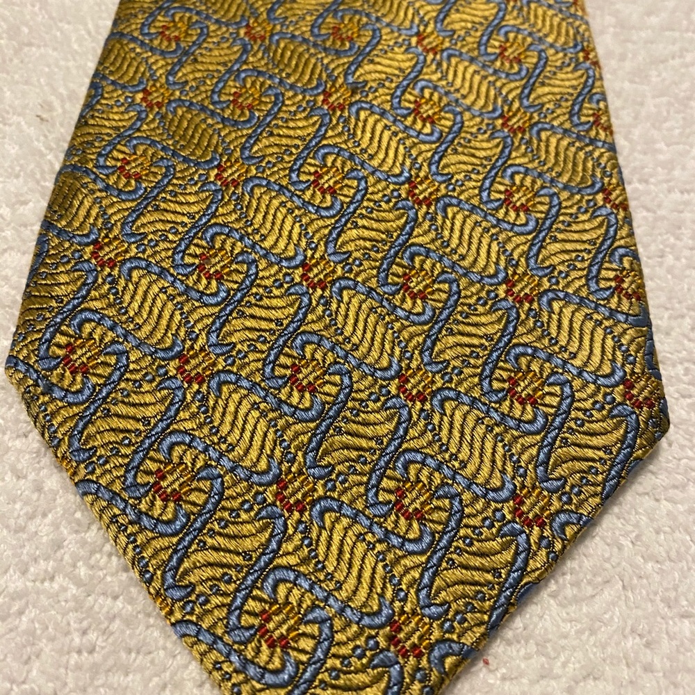 Brand New Super Stylish Tie By JOS A BANK - Picture 2 of 3